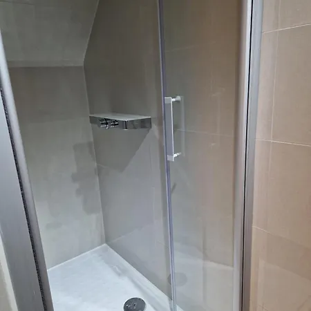 Top-floor For Up To 3 Guests Dreieich