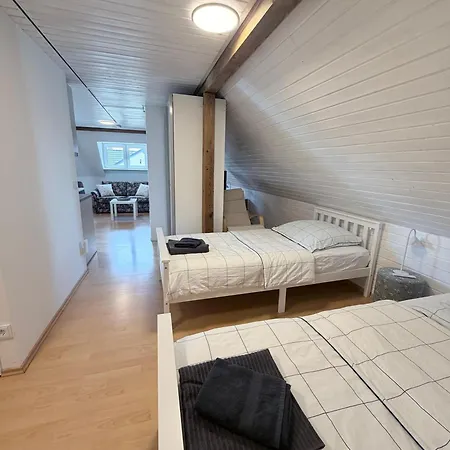 Top-floor For Up To 3 Guests דירה *