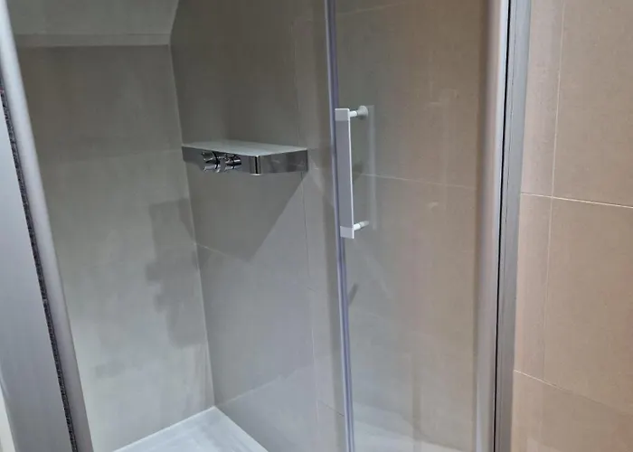 For Up To 3 Persons Dreieich