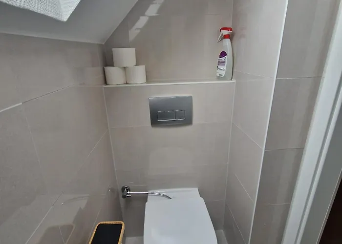 For Up To 3 Persons * Dreieich